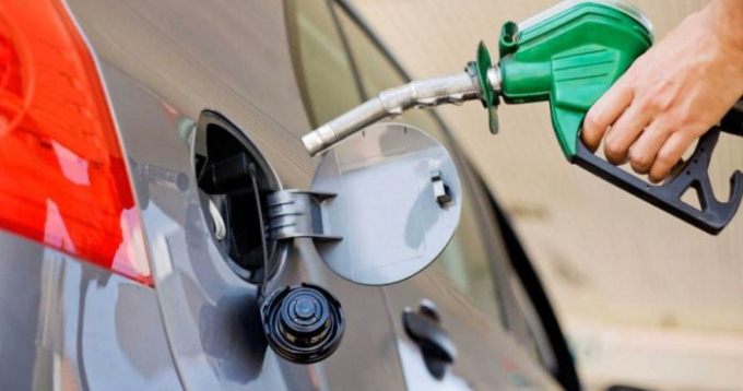 Cmimi i naftes: Edhe ne Shqiperi nafta peson renie me 7 leke per liter